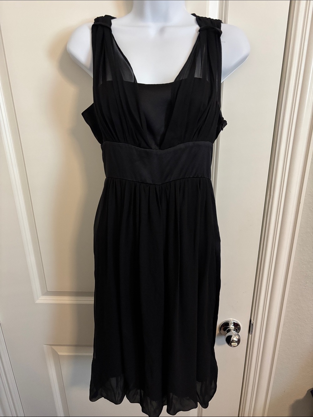 100% Silk Walter Elegant Black Sleeveless Chiffon Silk Dress size 2